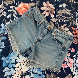 Levi 519 Shorts